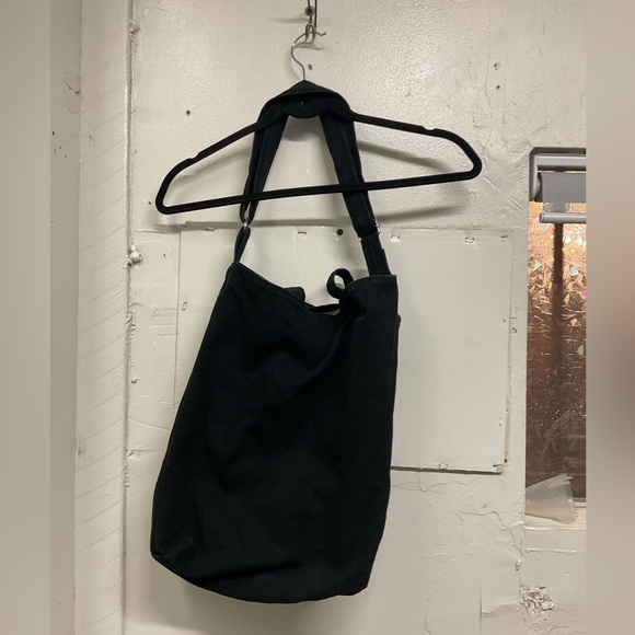 BAGGU Handbags - BAGGU Black Vertical Canvas Duck Bag